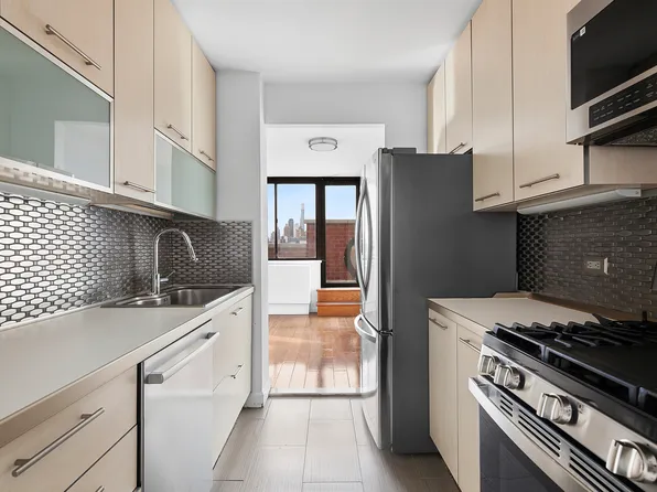 225 West 83rd Street image 10 of 16