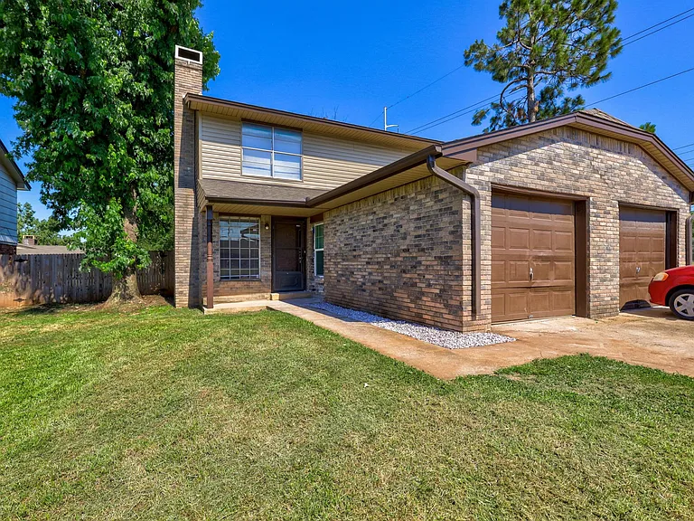 3802 Penny Dr #3802 — Photo 1
