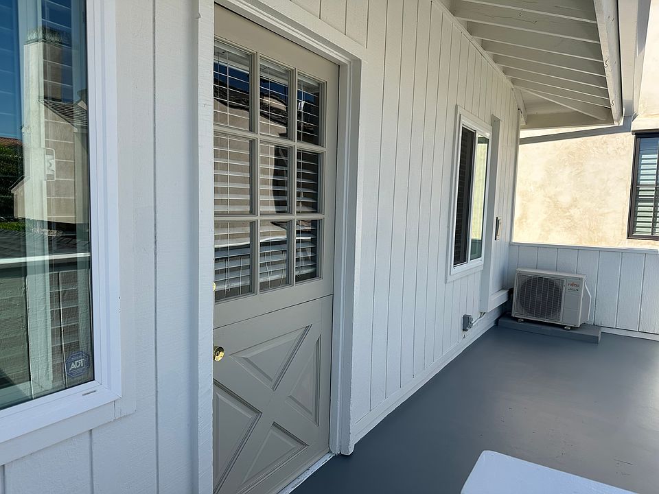 1st image of 605 Narcissus Ave #1/2