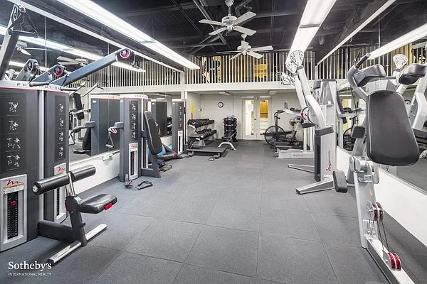 Sold by Sotheby's International Realty | media 32