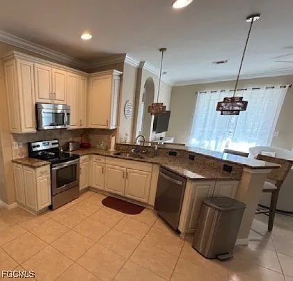 10700 Cetrella Dr — Photo 2