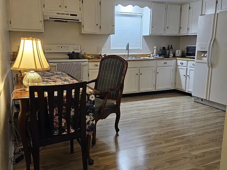 212A McArthur Dr — Photo 9