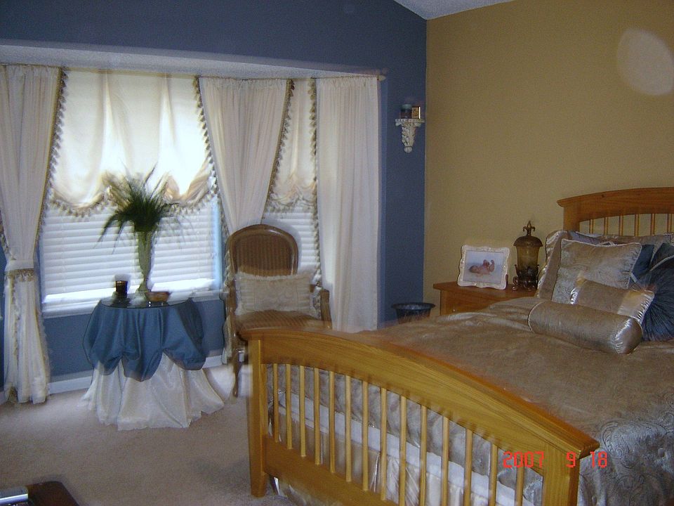 m/ bedroom