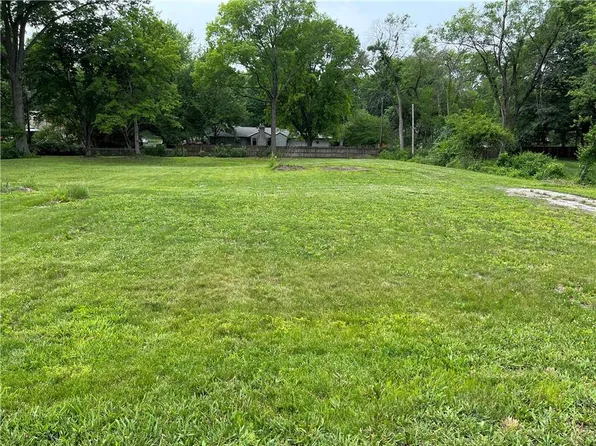 10040 Mission Rd, Overland Park, KS 66206