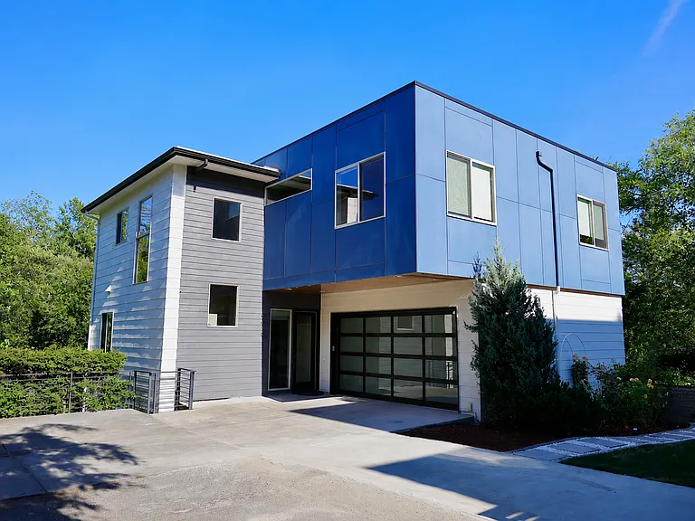 5416 21st Ave SW — Photo 3