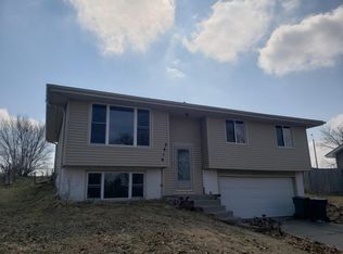 5616 Salt Valley Vw, Lincoln, NE 68512