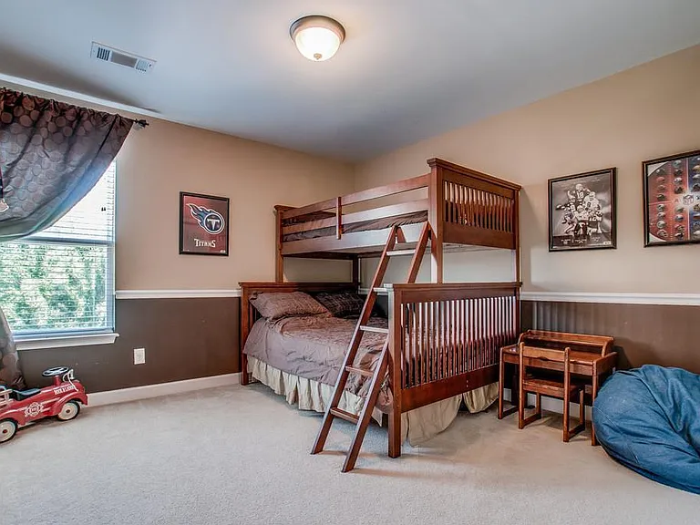 1110 Waverly Pl — Photo 10