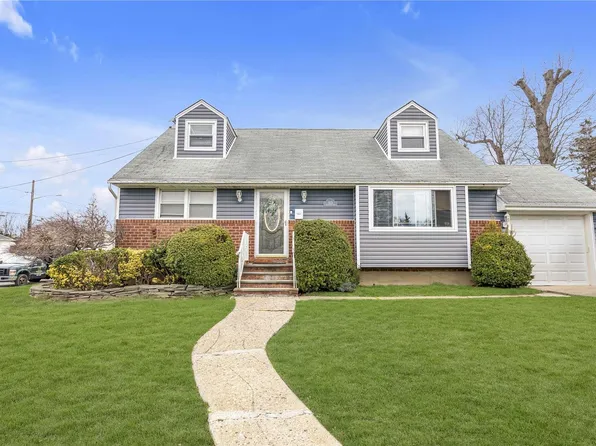 (undisclosed Address), West Hempstead, NY 11552