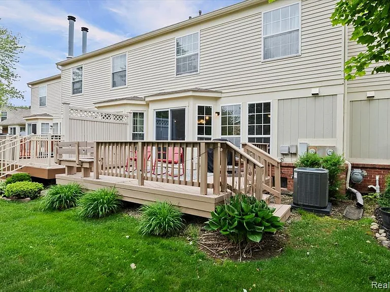 1652 Bennington Ct — Photo 28