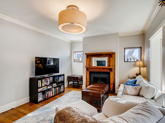 5th image of 3753 N Pine Grove Ave #1