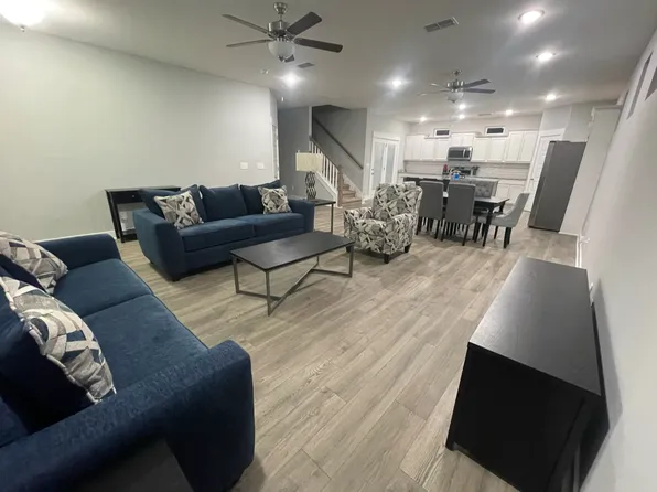 1438 Cotillion Dr, Murfreesboro, TN 37128