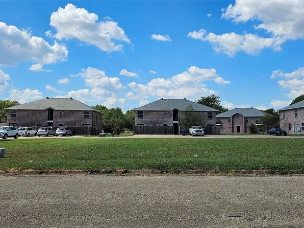 2099 Albert Broadfoot St, Bonham, TX 75418