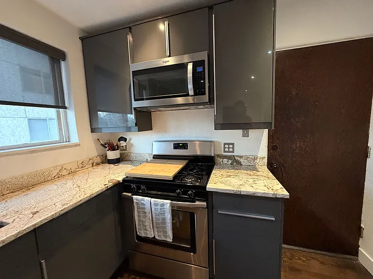 1100 Colorado Blvd #306 — Photo 5
