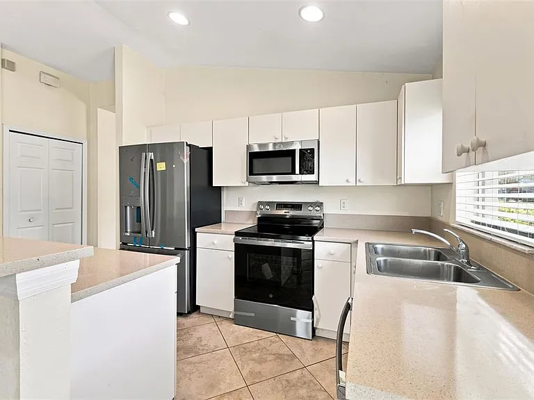 11331 Coconut Island Dr — Photo 8