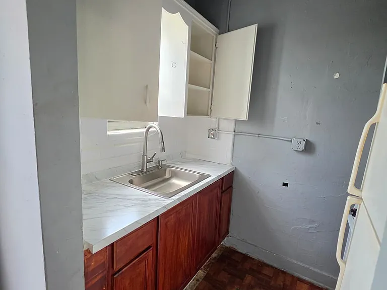 1603 SW 8th St #8 — Photo 2