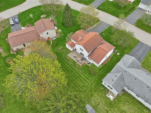 3rd image of 140 Rodney Ln