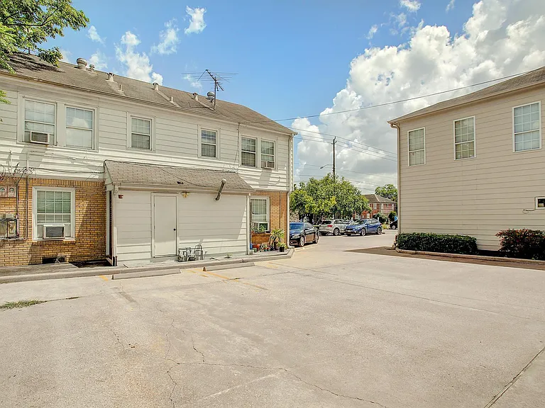 1935 Richmond Ave #1 — Photo 10