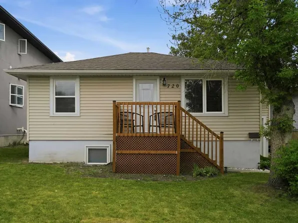 720 S 69th Ave SW, Calgary, AB T2V 0P2