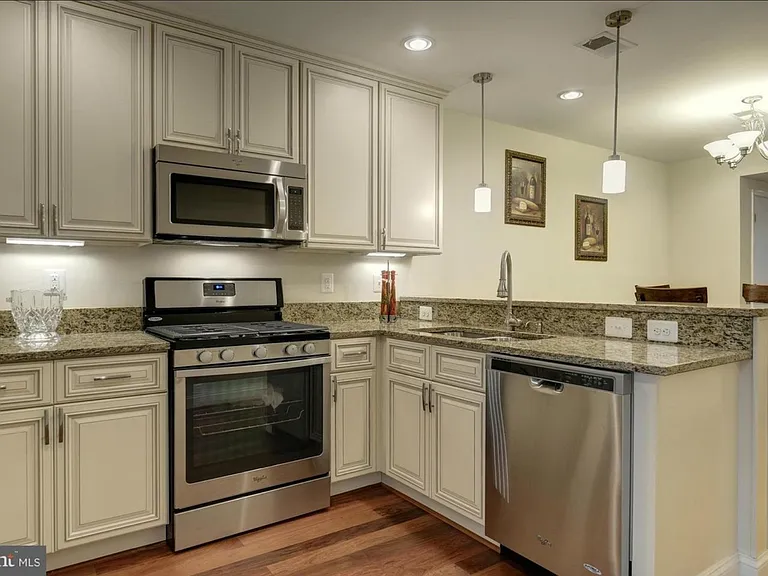 538 Newton Pl NW — Photo 11
