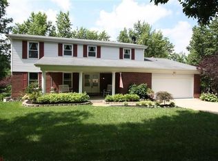 933 Baintree Ln, Ballwin, MO