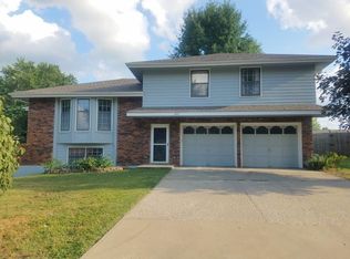 823 Apple Blossom St, Excelsior Springs, MO 64024