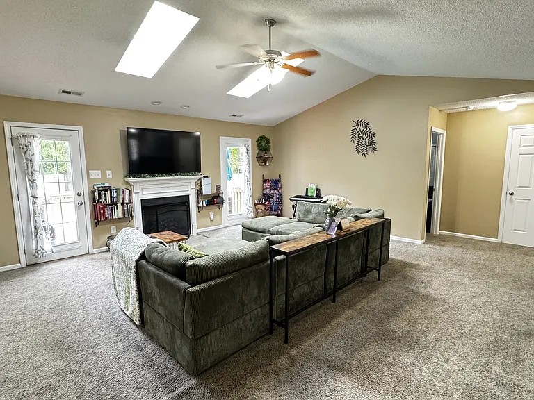 95 Pollard Dr — Photo 5