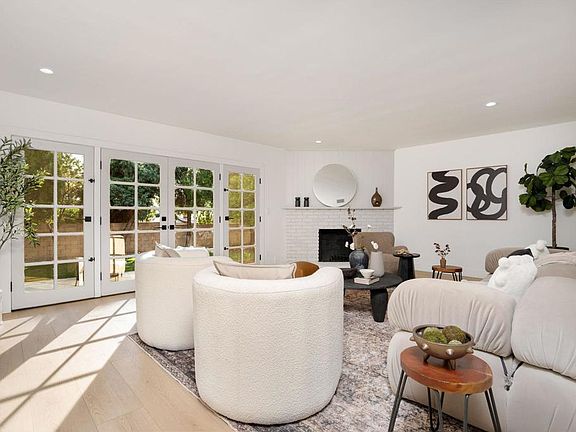 4th image of 18438 Los Alimos St