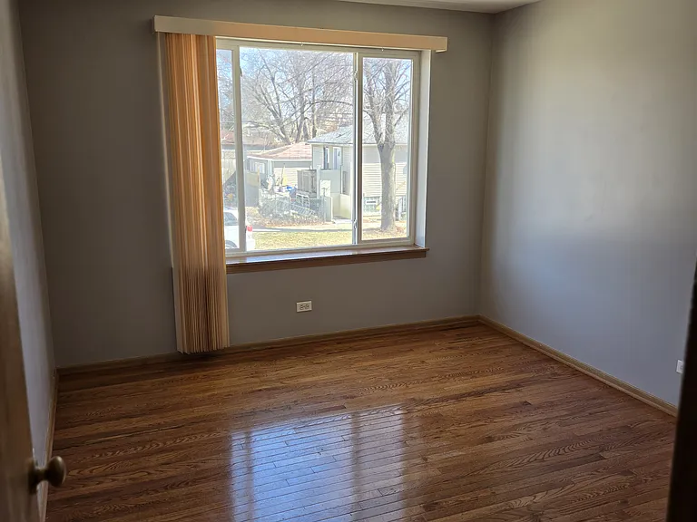 9304 S Paxton Ave #2 — Photo 8