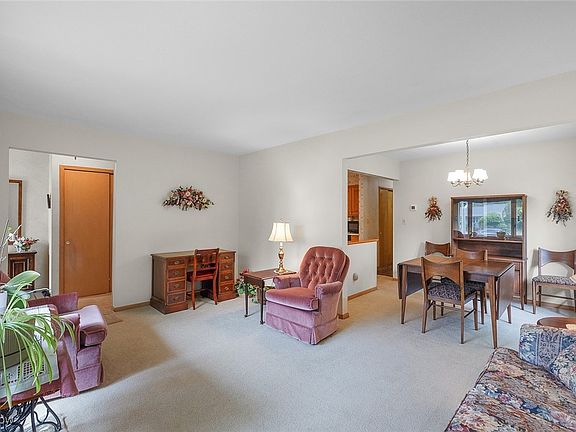 2nd image of 987 E Decker Dr