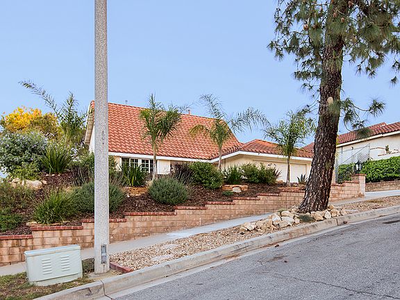 5th image of 1673 Calle De Oro