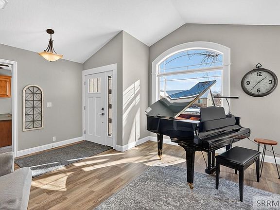 5th image of 1655 Bench Rd