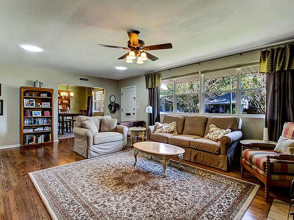 3rd image of 1498 Challen Ave