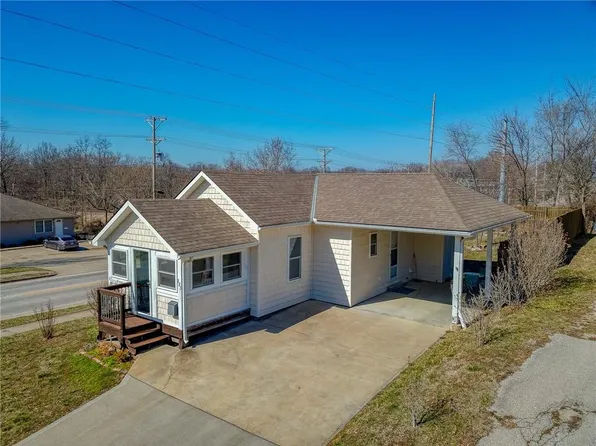 223 Madison Ave, Warrensburg, MO 64093