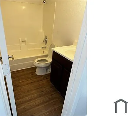 10801 N 15th Ln #4 — Photo 8