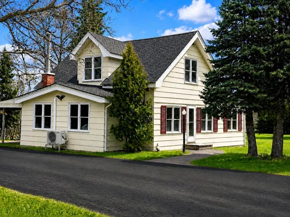 89 Highland Ave, Fort Kent, ME 04743