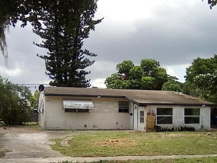 2nd image of 600 N 68th Avenue
