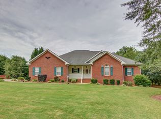 220 Willow Ridge Ln, Jackson, GA 30233