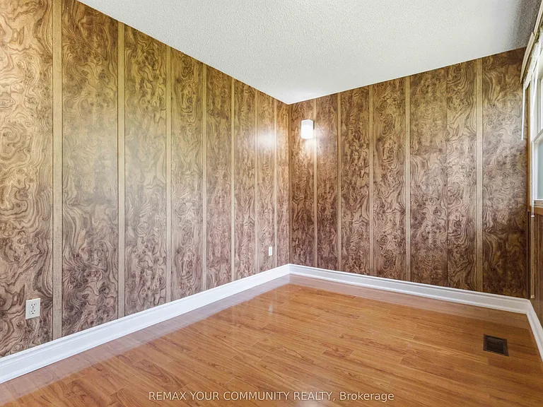 314 The Queensway S — Photo 27
