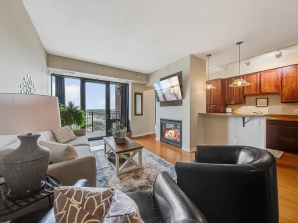 500 E Grant St APT 1905, Minneapolis, MN 55404
