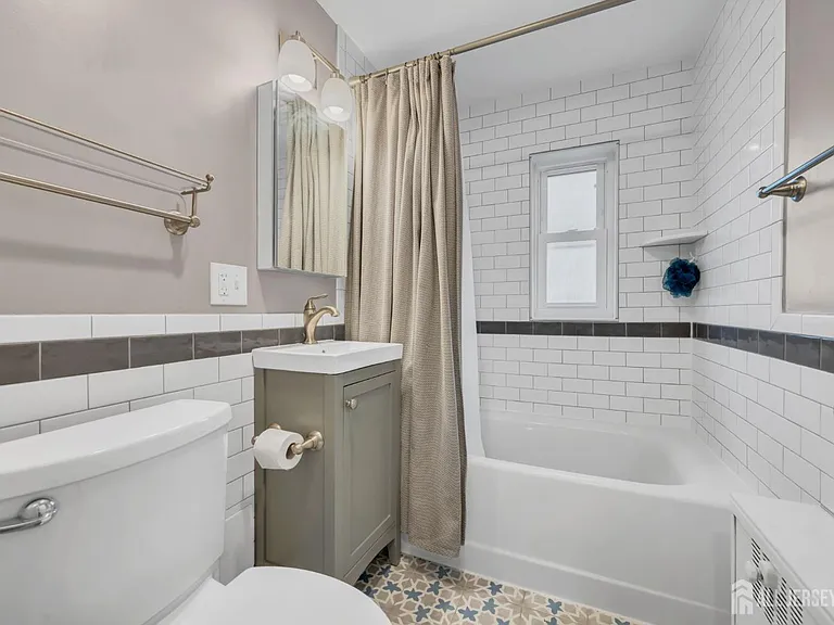 29 Garfield Park #B — Photo 2