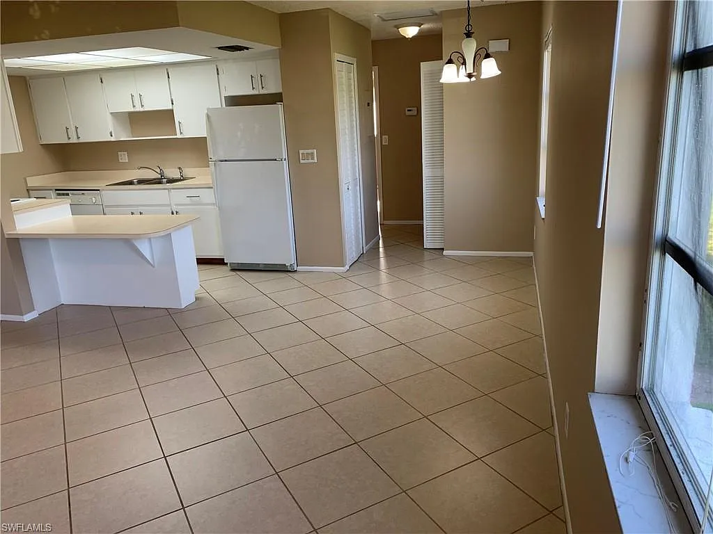 8 Plex 2-303-309 SW 3rd Pl - 1 — Photo 2