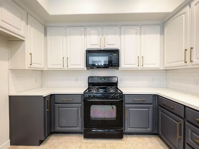13647 Brookbluff Ln — Photo 23