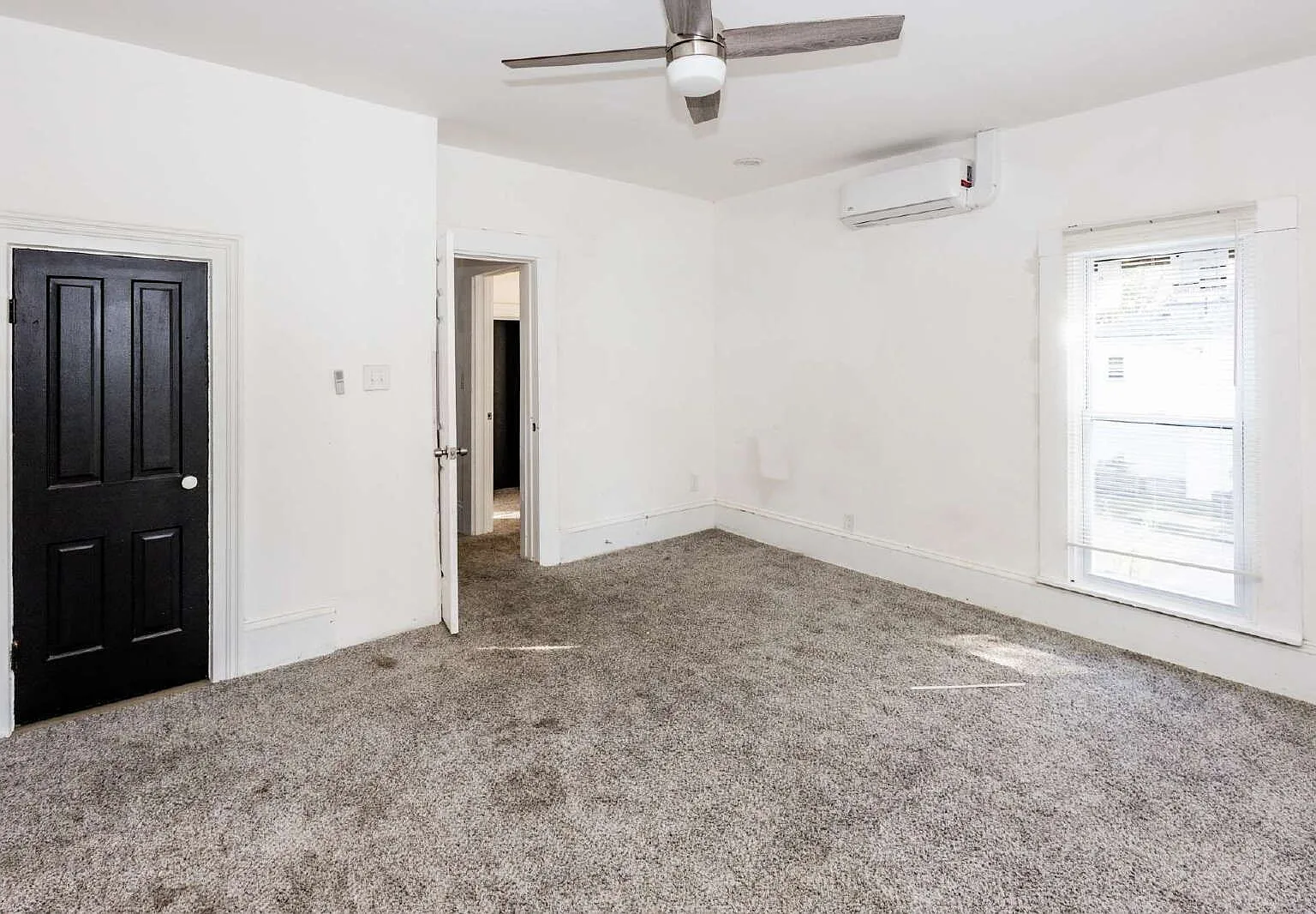 2 bed, 1.0 bath, 1996 sqft, $950 — Photo 4