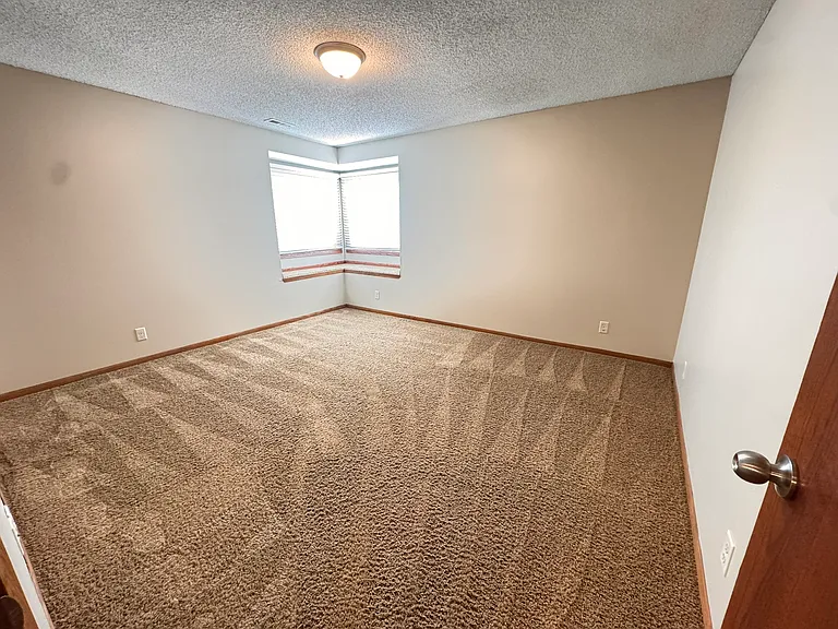 5120 Emerald Dr #17 — Photo 8