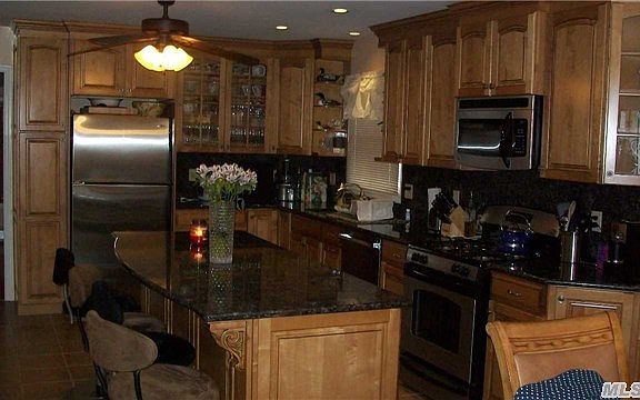 4th image of 10 Poplar Pl