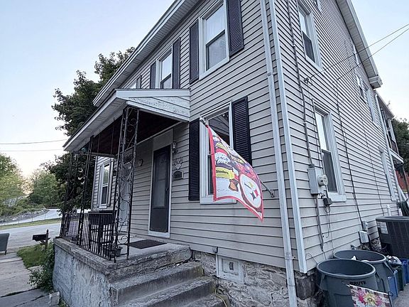 3rd image of 212 Willow St