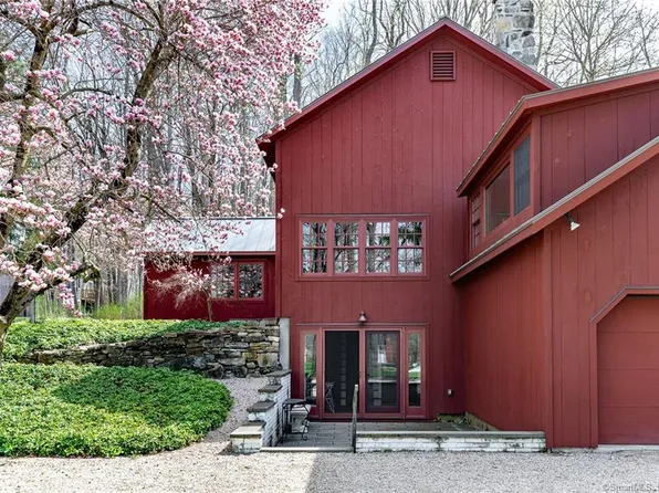 2 Upper Main Street, Sharon, CT 06069