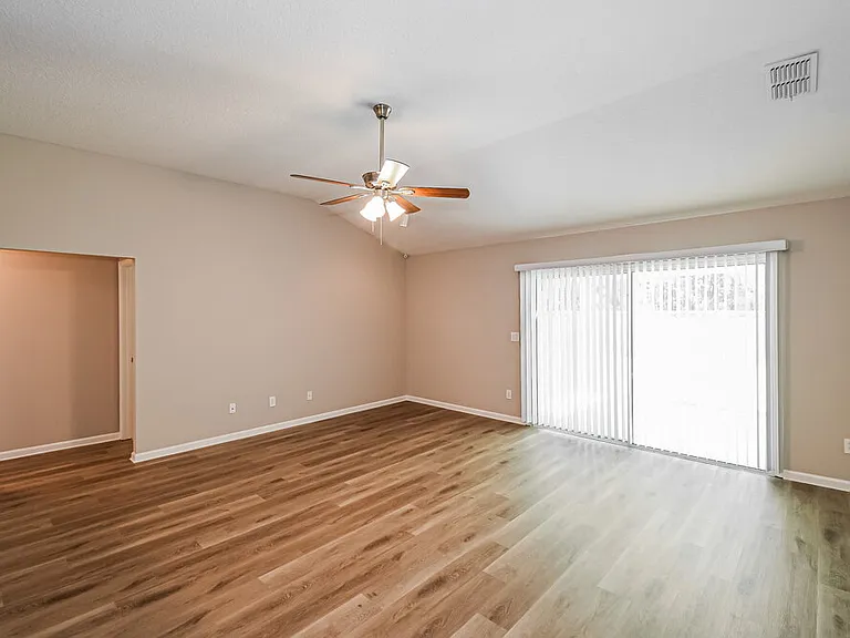 9225 Hawks Run Ln — Photo 3