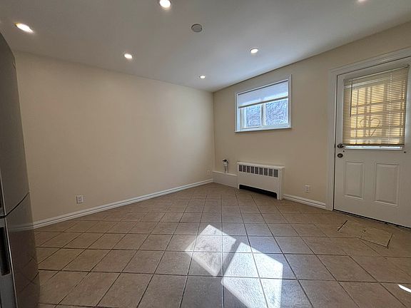 3rd image of 21-22 Hoyt Ave S #2