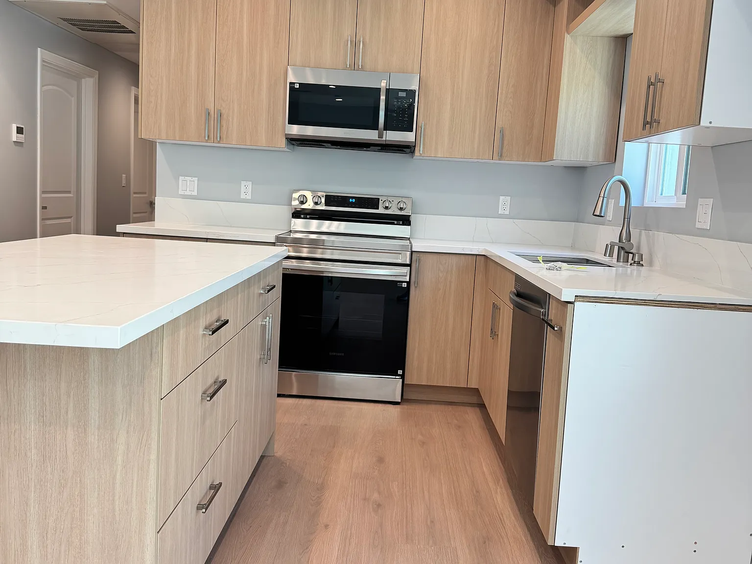 3 bed, 2.5 bath, 1200 sqft, $3,500 — Photo 4